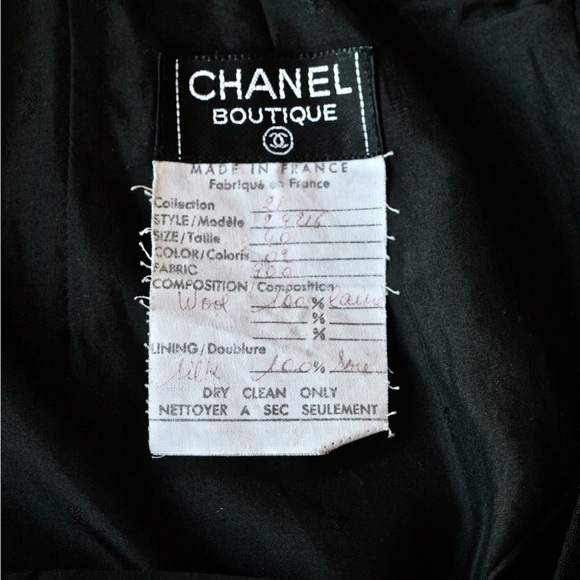 Vintage Chanel skirt suit - Picture 2 of 9